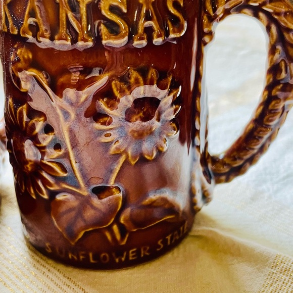 Fun vintage souvenir mugs - Picture 7 of 8